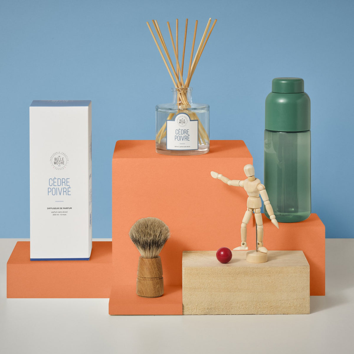 La Belle Mèche Cedarwood reed diffuser and its box