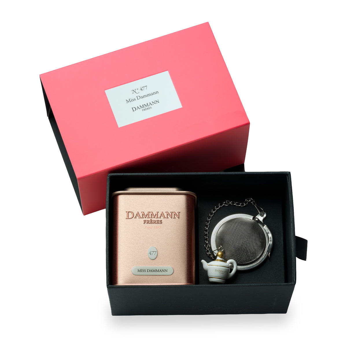 Coffret N°477 Miss Dammann de Dammann Frères, ouvert avec une boîte de thé et une boule à thé