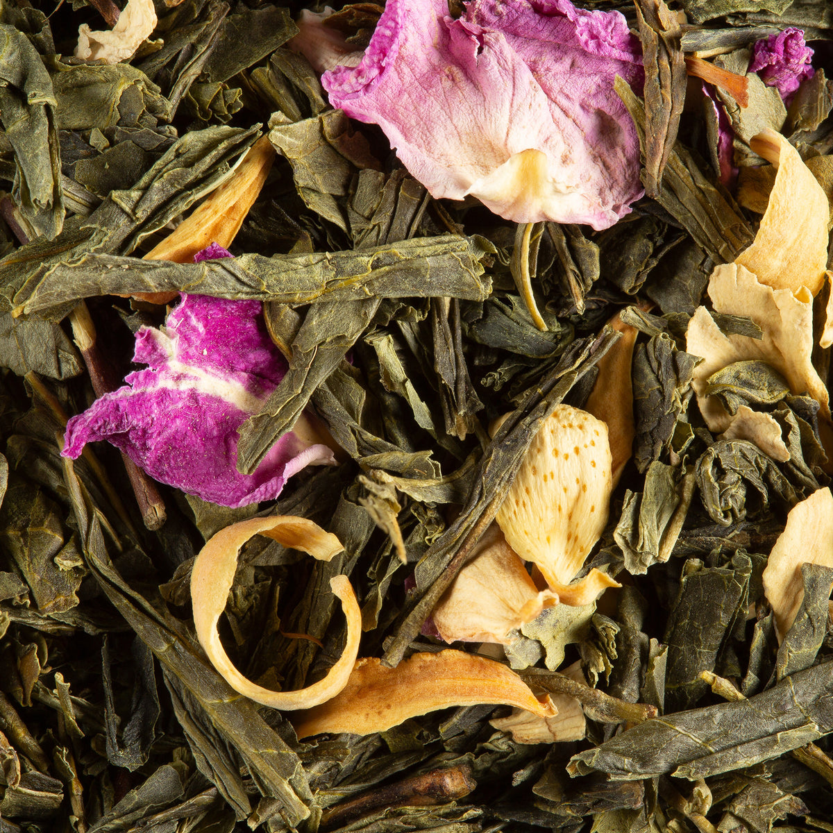 Close-up of Nuit À Versailles loose-leaf tea by Dammann Frères
